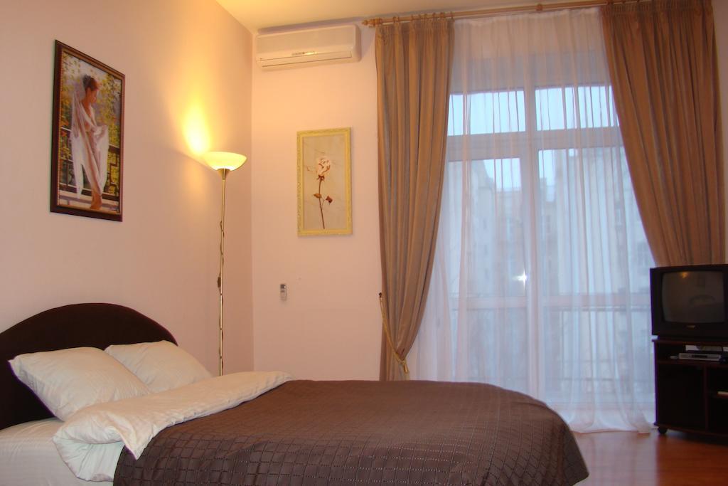 Alex Apartments Near Independence Square - Kiev Exteriör bild