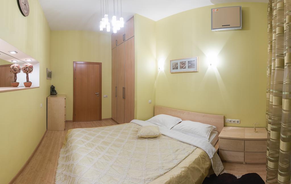 Alex Apartments Near Independence Square - Kiev Exteriör bild