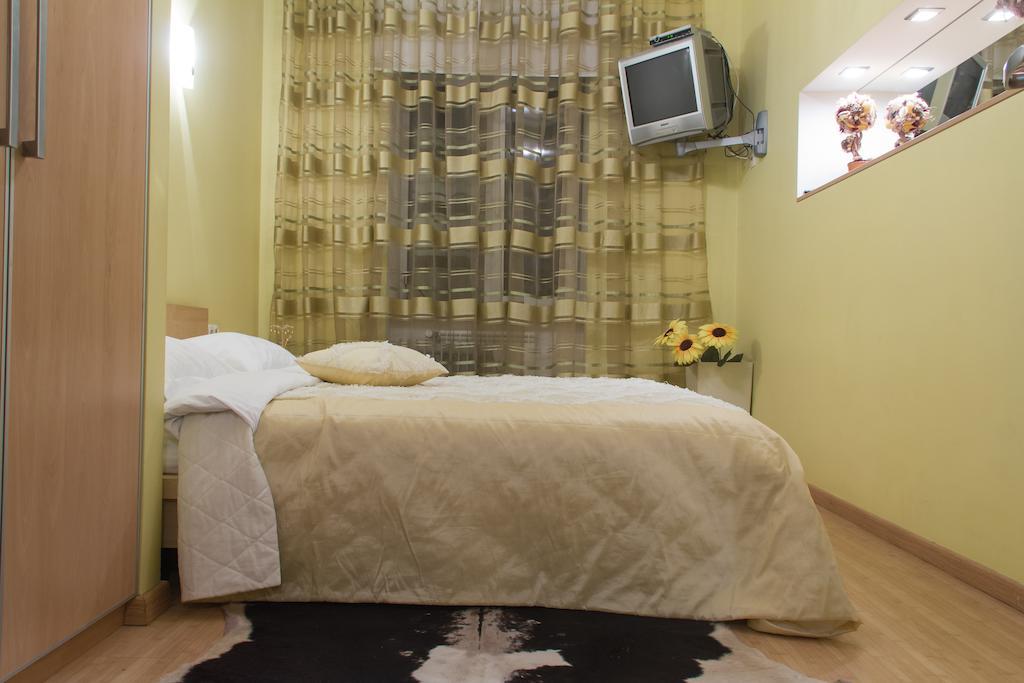 Alex Apartments Near Independence Square - Kiev Rum bild